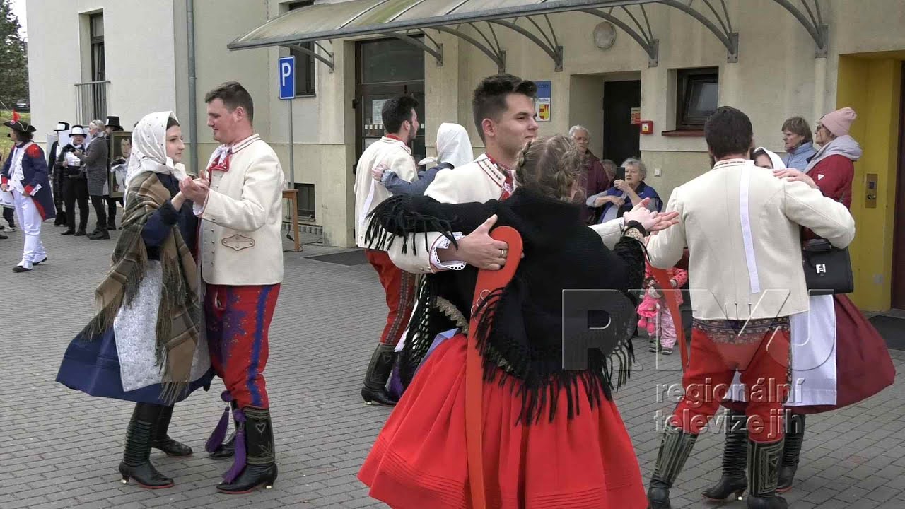 Fašankové veselí ve Valticích potěšilo i seniory