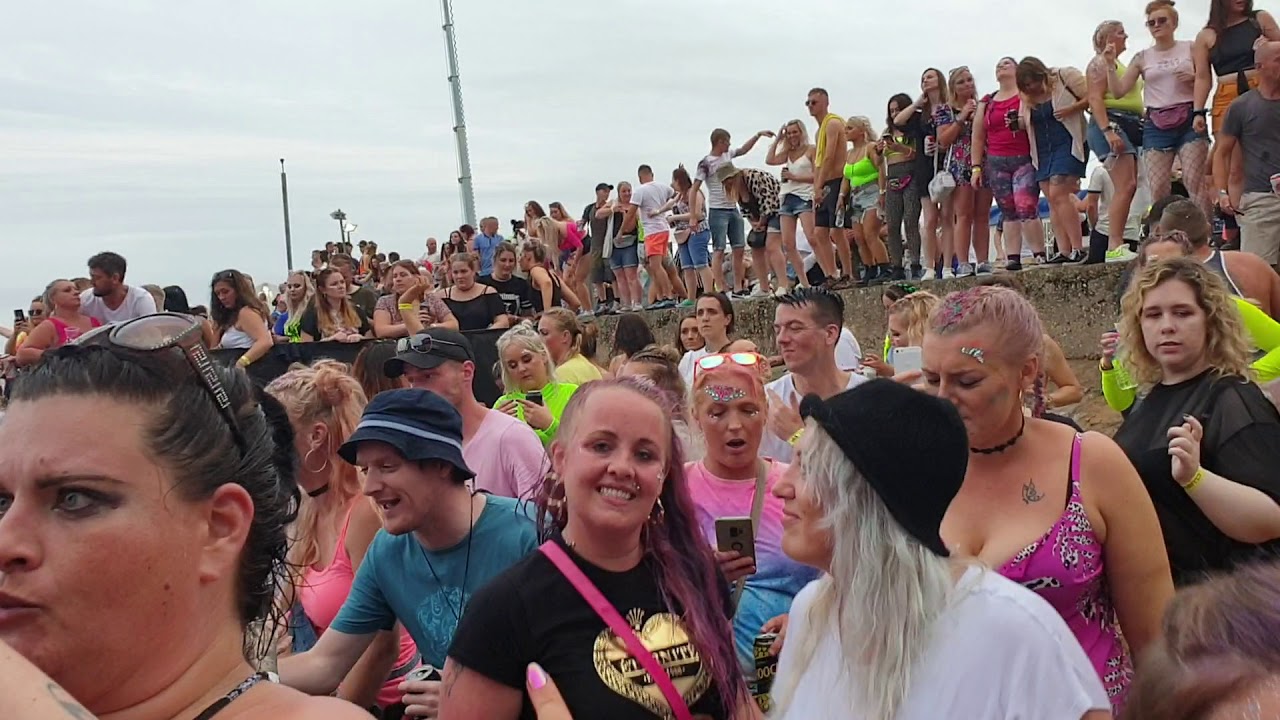 Flip N Fill ft Karen Parry - Dancing On My Own Clubland On The Beach 2019