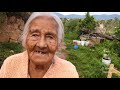 A sus 102 años borda servilletas|"Gracias ni lo soñaba yo ,que me iba a llegar mi despensa".