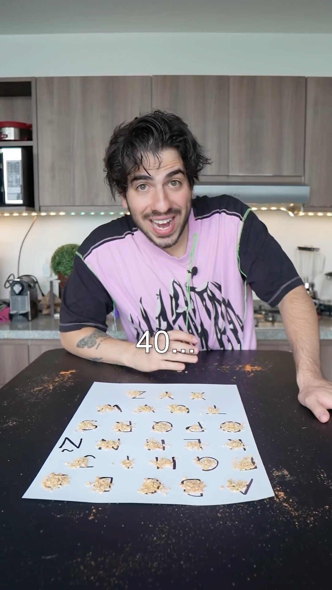 Conté 500 letras de una sopa de letras.