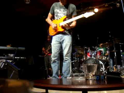 Greg Howe - Bird's Eye View (w. extended solo) Liv...