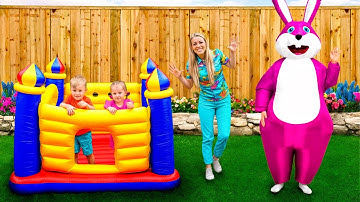 Alex and Gaby Play HIDE AND SEEK with Inflatable Toys | Playing and LEARN COLORS with BODY PAINT