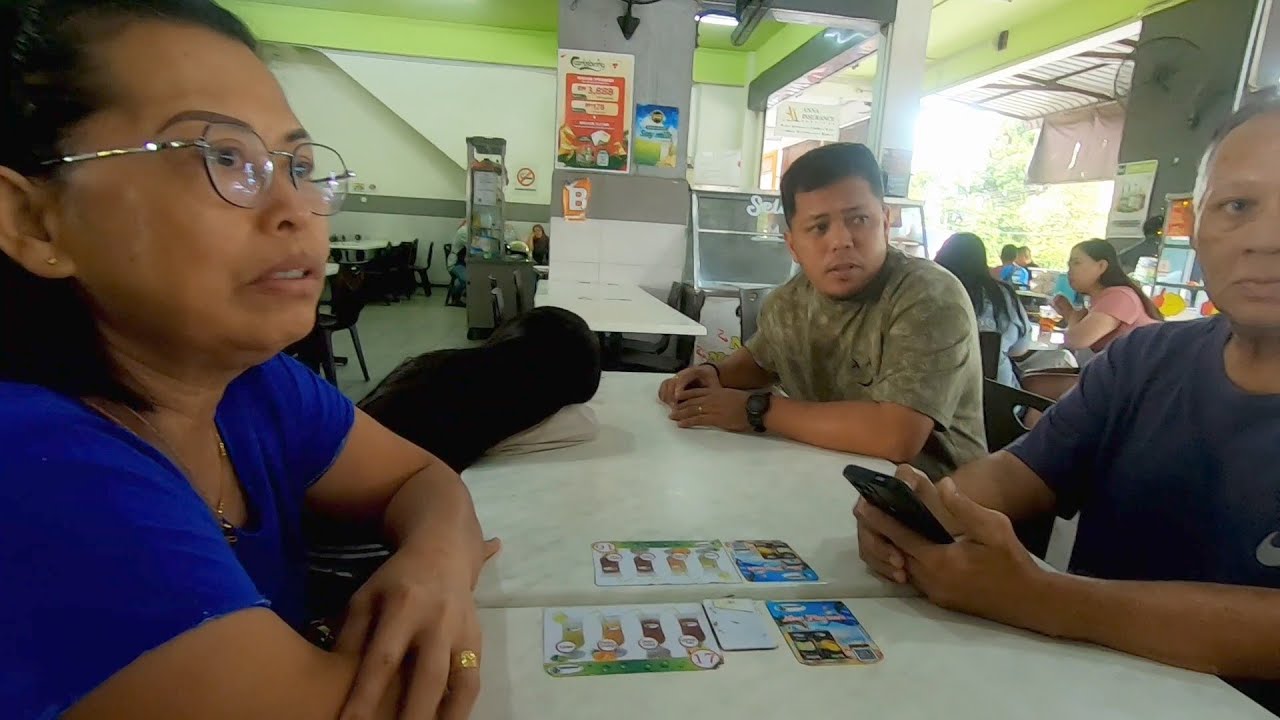 SARAPAN BERSAMA ANAK CUCU DI BAYU FOOD COURT