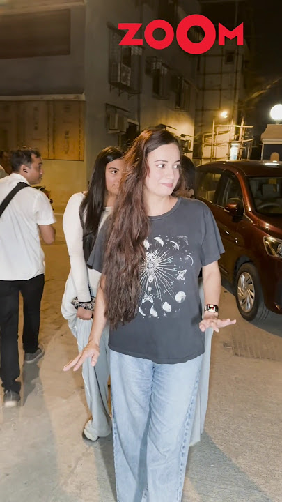 Dia Mirza PROTECTS step daughter from paps' camera as spotted at Malaika Arora's cafe🤌🏻 #shorts