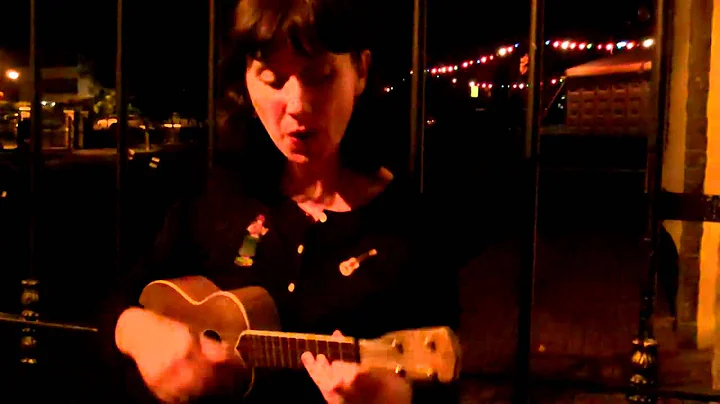 Angie McLaughlin of Minnie & the Illywhackers sing...