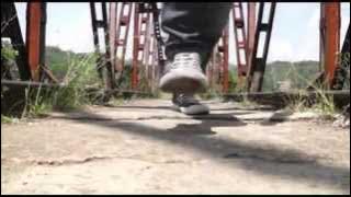 MEERYZEANS Feat LAMLAM - BIARLAH DUNIA BICARA ( Video Clip)