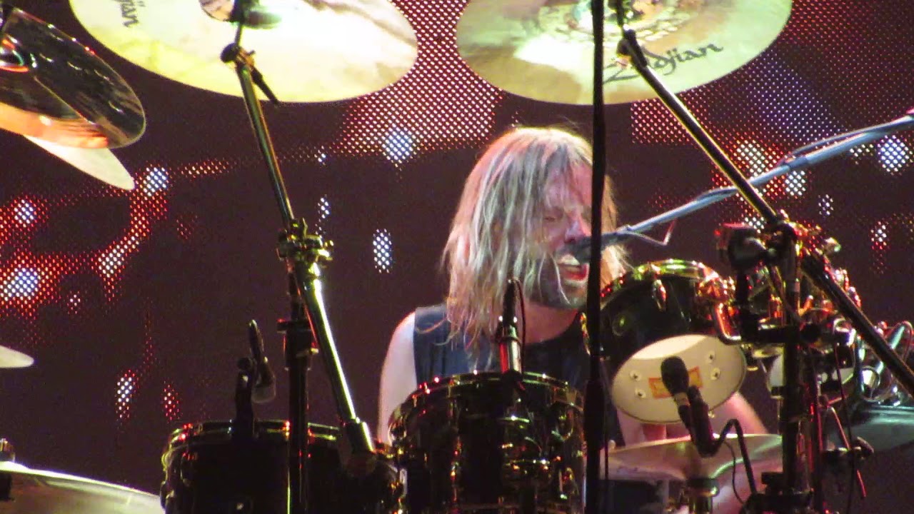 Foo Fighters Taylor's Drum Solo & Sunday Rain (12/02/17) YouTube