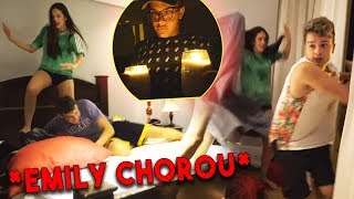 TROLLEI O JON VLOGS E A EMILY! *fingi que estava possuído*