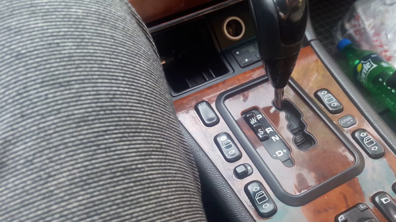 Как снять бардачок w210