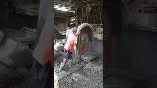 Download Lagu proses pemotongan batu ukuran 60cm x 150cm MP3