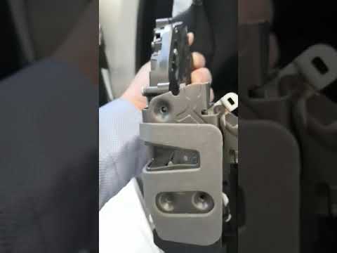 Не открывается дверь land rover