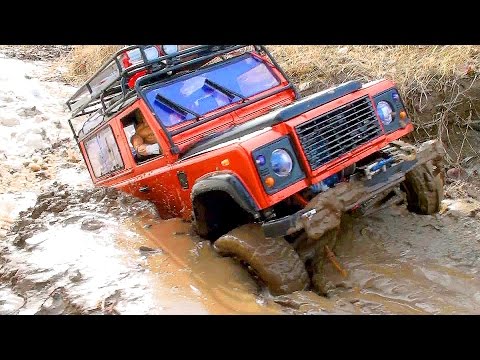 RC Semi Truck Globe Liner OFF Road 6x6 vs Land Rover Defender 90 4x4