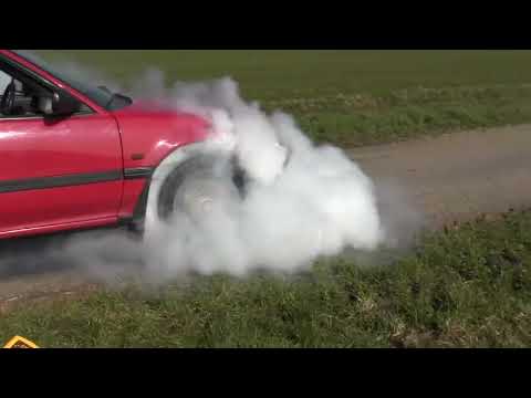 Honda Civic second gear burnout till tire explodes!