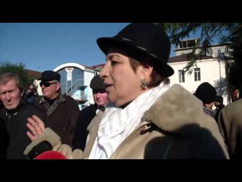 თეთრი მანდილის აქცია საკრებულოსთან