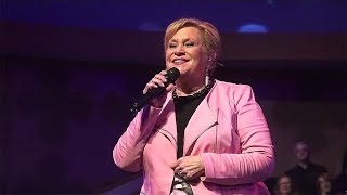 Sandi Patty - His Eye Is On The Sparrow - Live 2018! chords