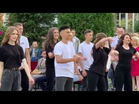 видео: Школьный флешмоб 2021 (14 школа, Пинск)