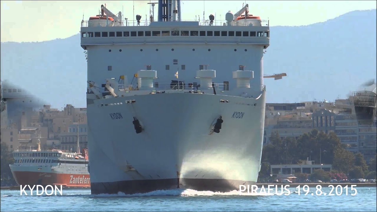 KYDON morning departure from Piraeus