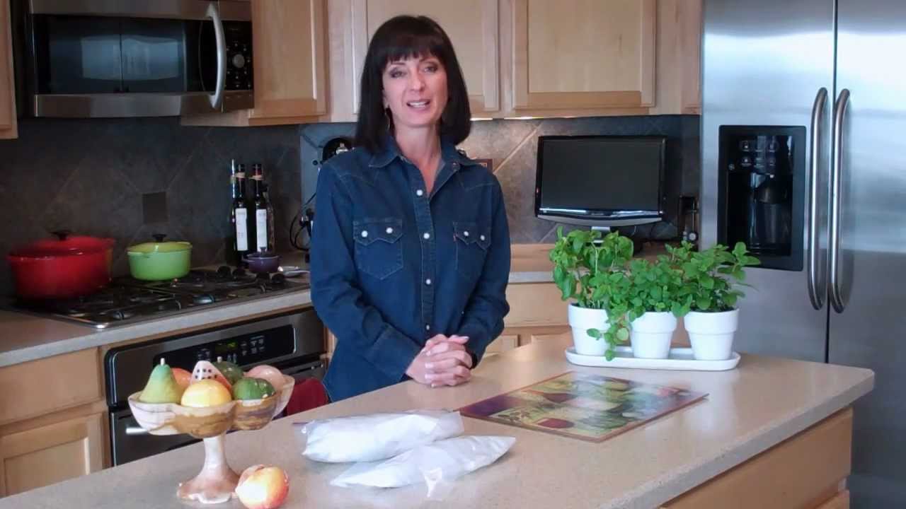 Keeping Herbs Fresh - Savor The Flavors - Brittany Allyn - YouTube