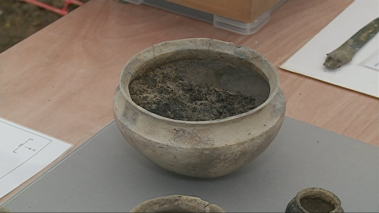 Food traces found in vessels dug up from Bronze age archaeology site