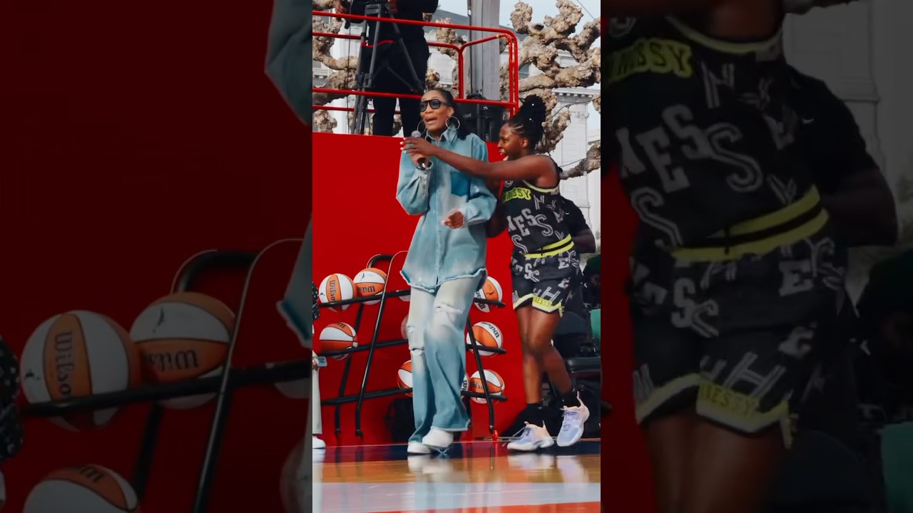 Аджа Уилсон заставила судью зафиксировать фол, хотя она даже не играла 😂