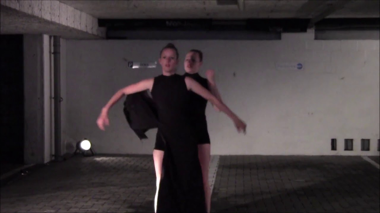 "Thievery" - Dentro & Fuera | Openluchttheater 2015 | Dansstudio Dentro