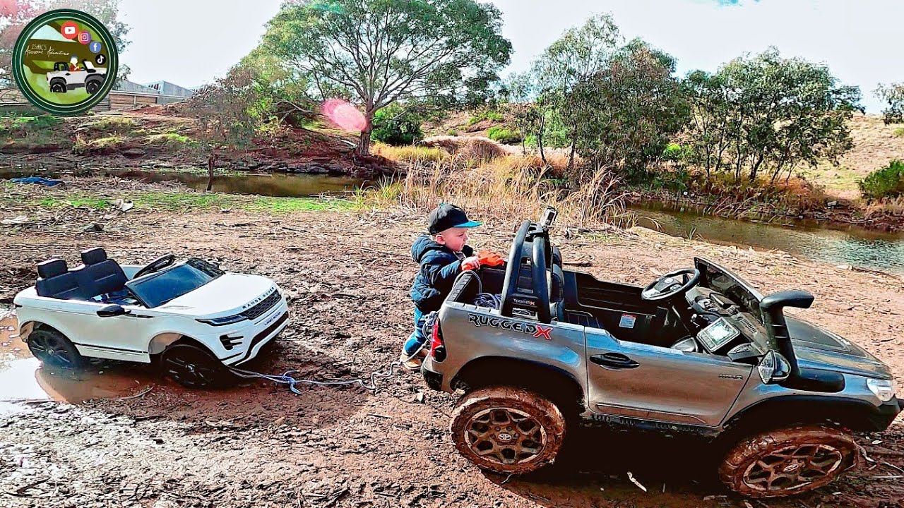 Range Rover Bogged Offroad needs Rescuing by Hilux - YouTube