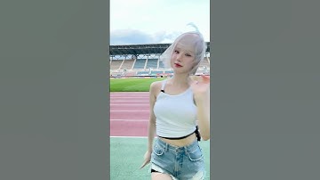 Thumbnail of DANCING ALONE💃 with #VIVIZ #EUNHA #KiiiKiii #키키 #JIYU #지유 #DANCING_ALONE