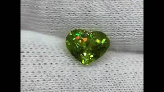 ギラギラファイア！ ハートシェイプ スフェーン 1.42ct | 宝石