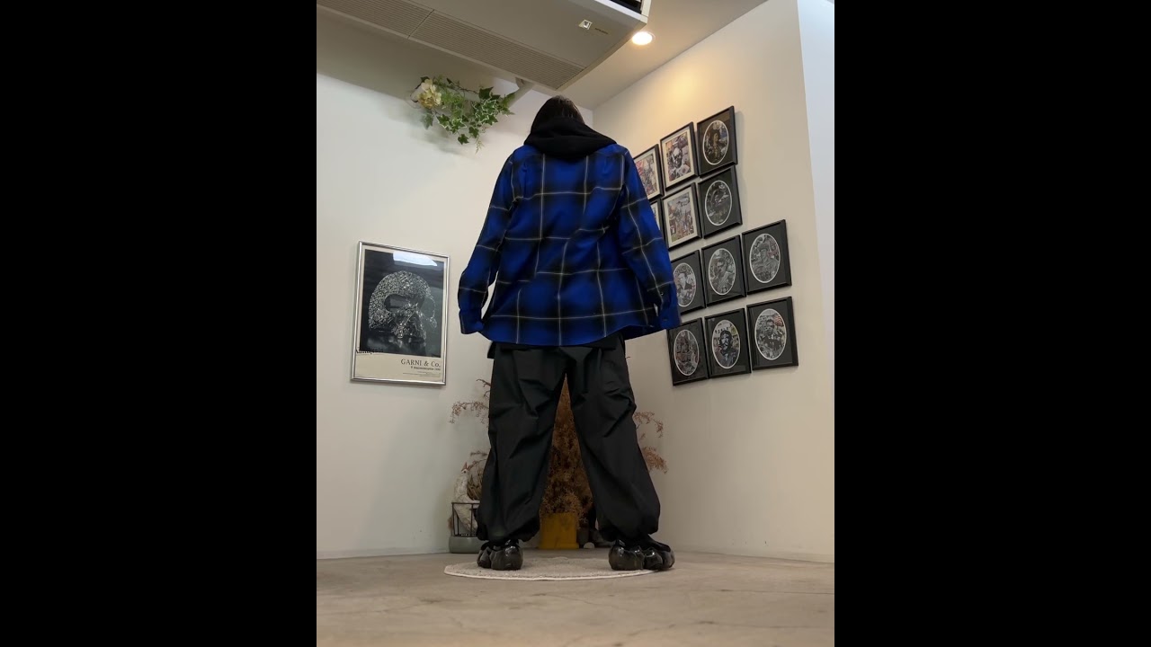 LAD MUSICIANのオンブレチェックシャツにTROVEのワイドカーゴパンツ