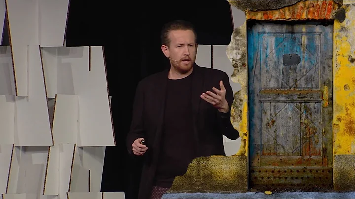 Who's teaching us to read and write visuals? | Dav...