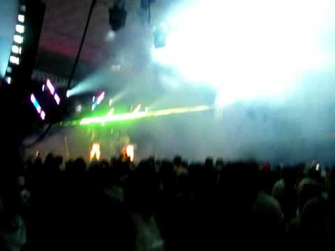 Chromeo - 100% (Live at Audiotistic 09)