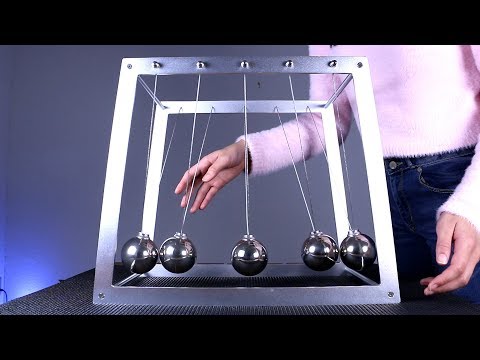 Amazing Demonstration Of A Giant Newton&rsquo;s Cradle!