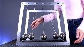 Amazing Demonstration Of A Giant Newton&#39;s Cradle!