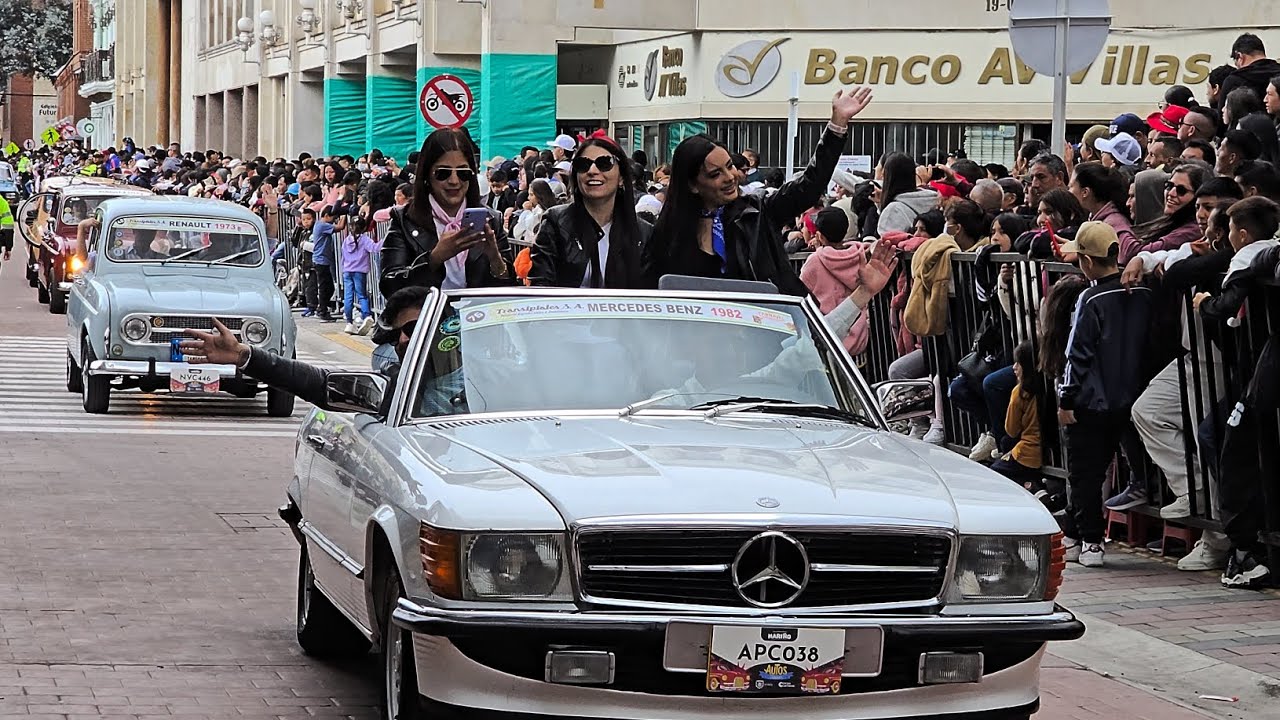 Llovió pero se disfruto del desfile de Autos Antiguos Pasto Nariño, #carnavaldenegrosyblancos2025
