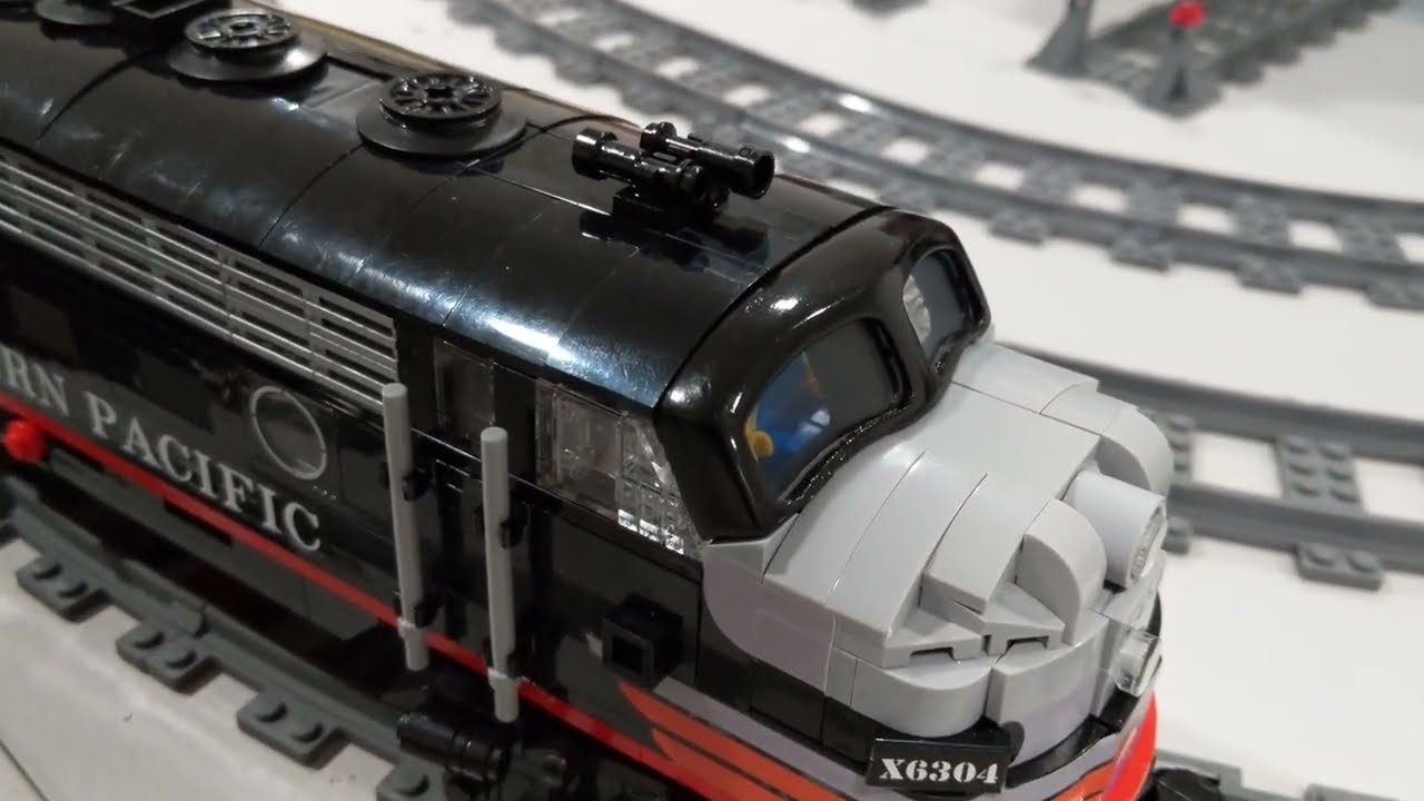 Bachmann Plus EMD F7a Baltimore And Ohio Diesel Locomotive 11211 HO