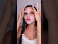 الفتاة ذات عيون جميلة