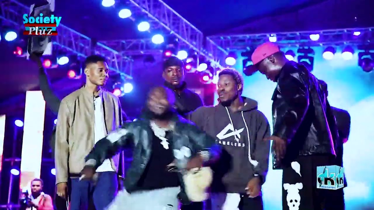 POPULAR FAKE DAVIDO PERFORM LIVE TO SHOW SUPPORT FOR DAVIDO'S FAMILY @ DAVIDO FANS CONCERT 2022