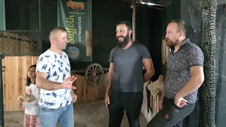 Ali̇oğlu Montbeli̇arde Suffolk Çi̇ftli̇ği̇ Ne Mi̇safir Olduk Hari̇ka Bi̇ Tesi̇s