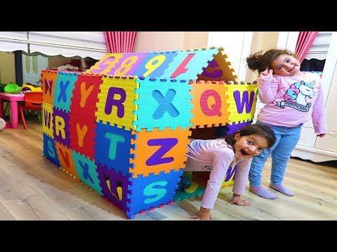 Öykü ve Masal Renkli Harflerden Oyun Evi Yaptı - Kids Play House Made of Learn Colors Alphabet