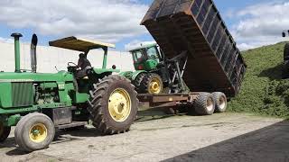 Chopping hay with the 4620