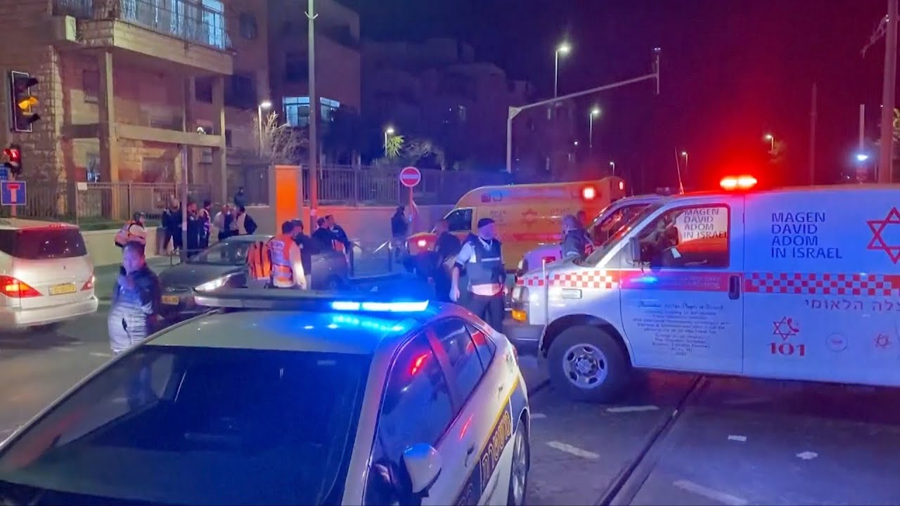 At least seven dead in Jerusalem synagogue shooting - YouTube