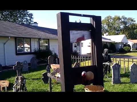 Guillotine Halloween prop - YouTube