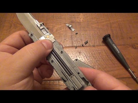explaining-how-otf-automatic-knives-work-(otf-=-out-the-front)