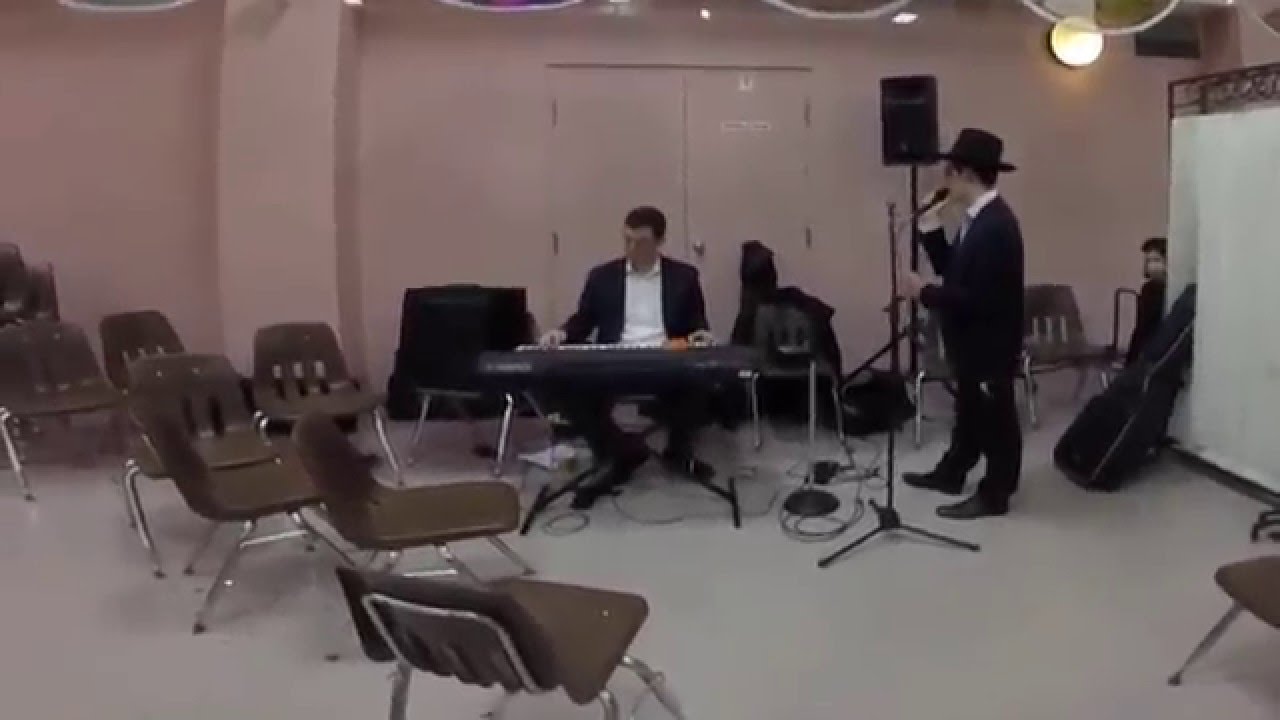 Simcha Jacoby Singing V'al Hakol, Hiskabtzi and Ahallelo