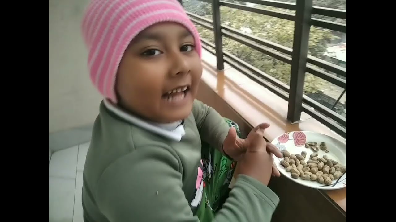  তীব্র ঠান্ডায় আমরা মা ছেলে একসাথে হতাশ হয়ে পড়লাম। 🙄