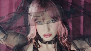 Tender Misfit- Does She Know (Visualizer) 