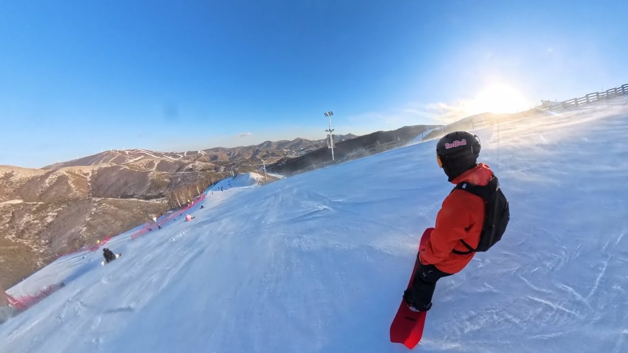 Yunding/Genting Snow Park, strong winds at the summit today. 2026-02-22.