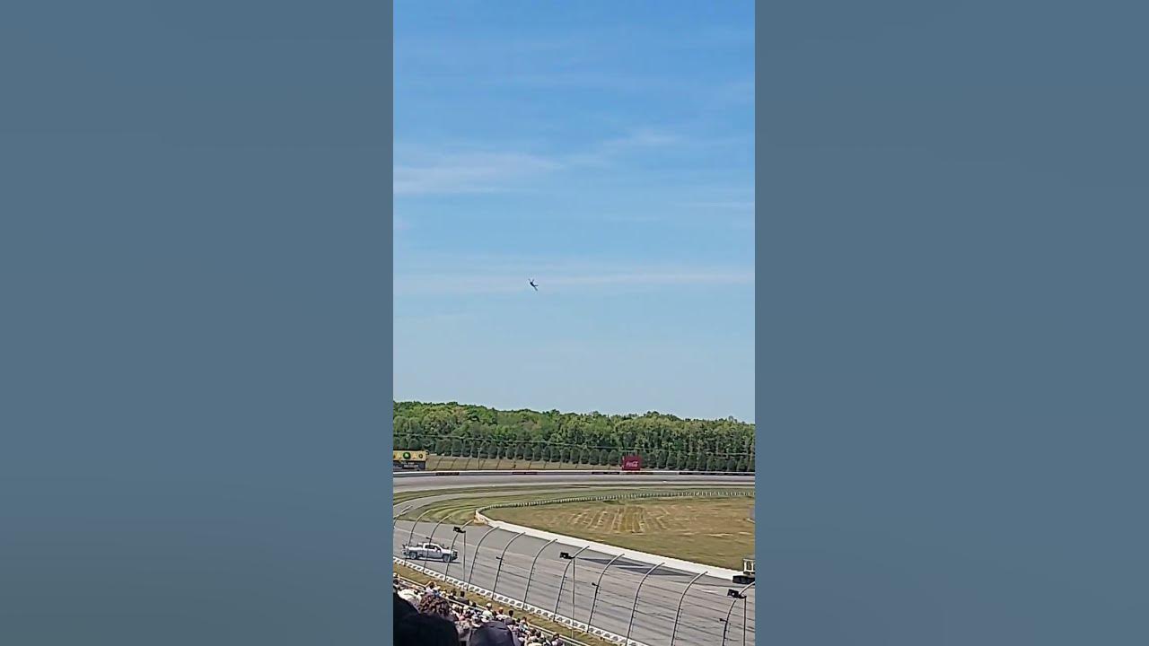F-22 Raptor high speed pass at the Pocono Airshow!  #themilkweedman #poconoairshow #f22raptor