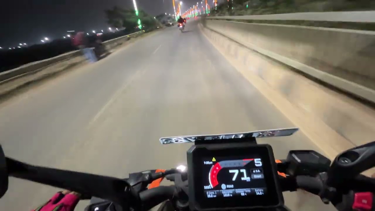 DUKE 250 Gen 3 (Ebony Black) | Raw Helmet Cam 0–100 🔥