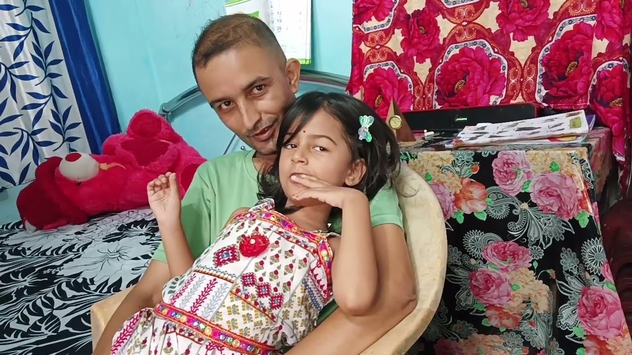 Papa ki pari💞😘 पापा के गोदी में बैठने का मज़ा ही कुछ और है 🥳#familydestination #fatherdaughter